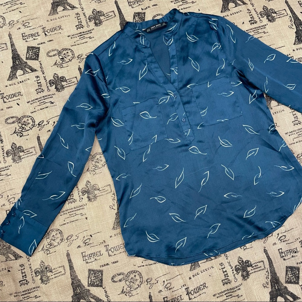 Zara Basic Collection Indigo/White Leaf Print V-N… - image 7